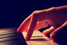 [图]巴尔科拉4分钟传射 曼城2-4遭巴黎逆转濒临出局.